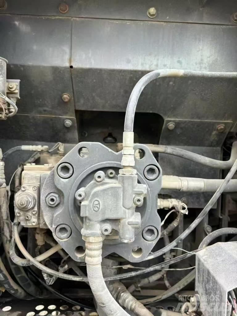 Sumitomo SH 210-5 Εκσκαφείς με ερπύστριες
