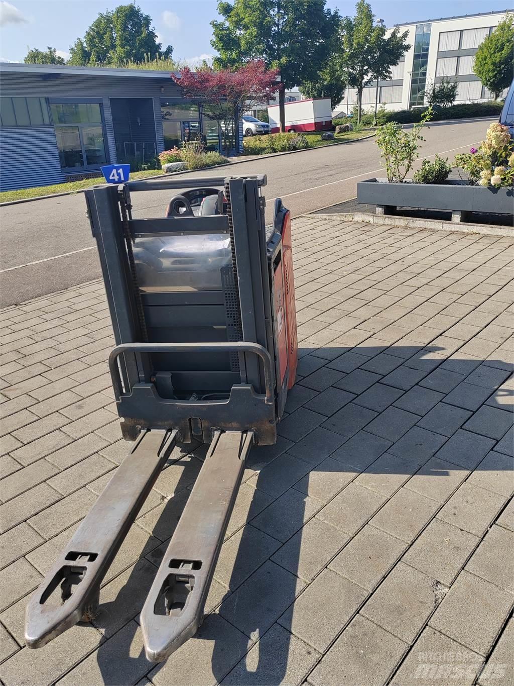 Linde L12 LHP SP Παλετοφόρα πεζού χειριστή με ιστό