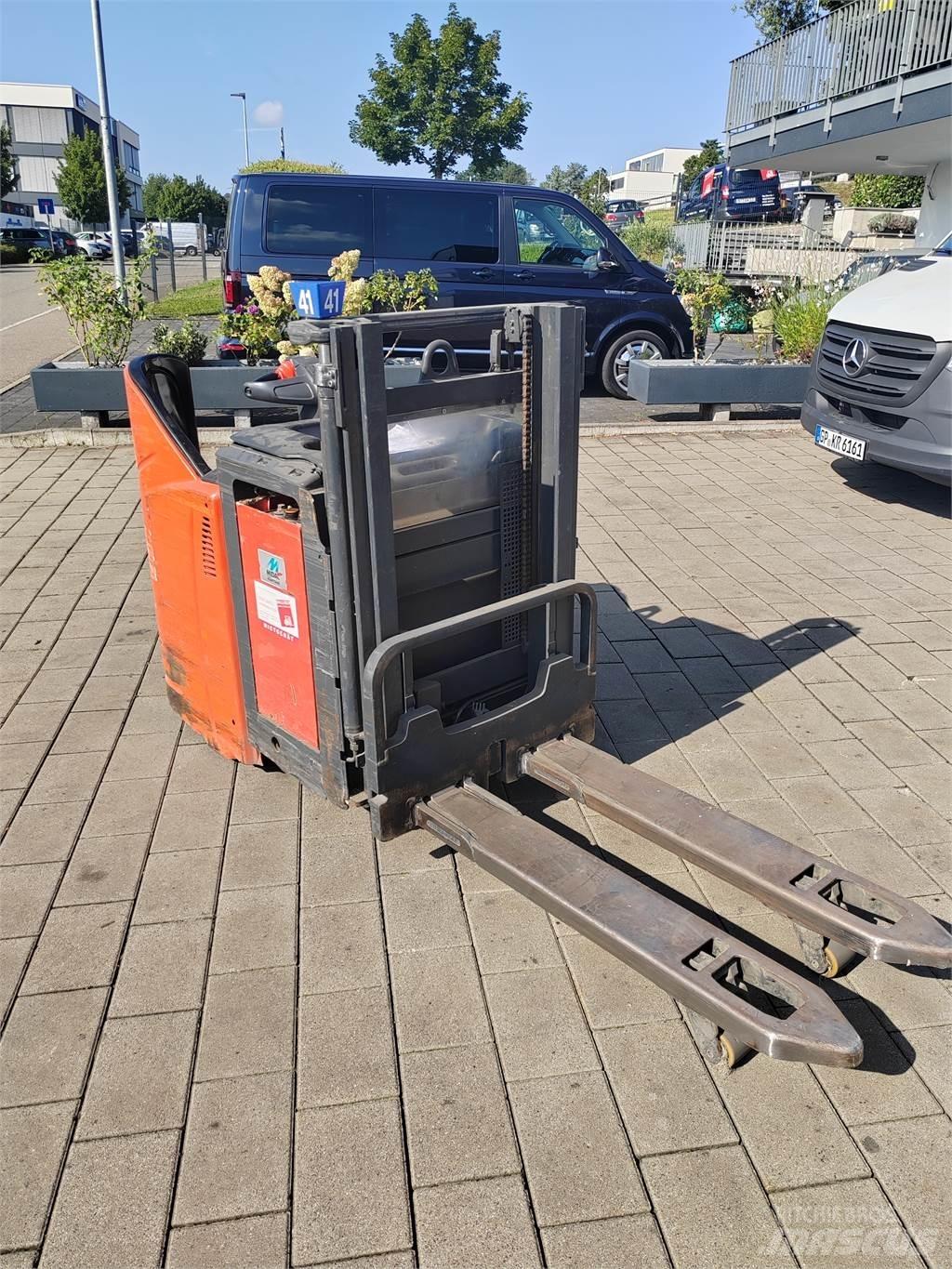 Linde L12 LHP SP Παλετοφόρα πεζού χειριστή με ιστό