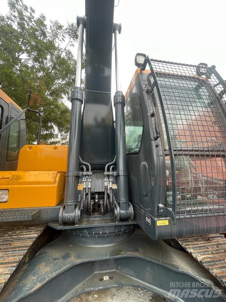 Hyundai R210 Εκσκαφείς με ερπύστριες