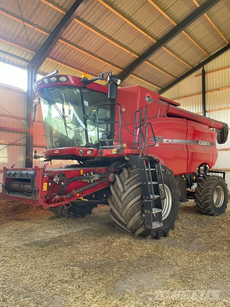 Case IH 8010 Θεριζοαλωνιστικές μηχανές