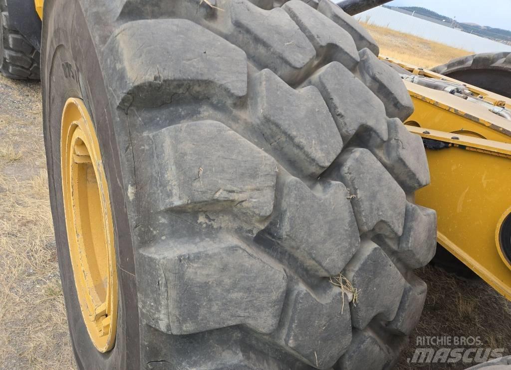 CAT 745 Σπαστό Dump Truck ADT