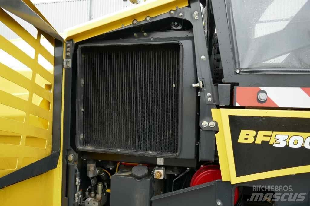 Bomag BF 300 C-2 Μικρά Ασφαλτικά μηχανήματα