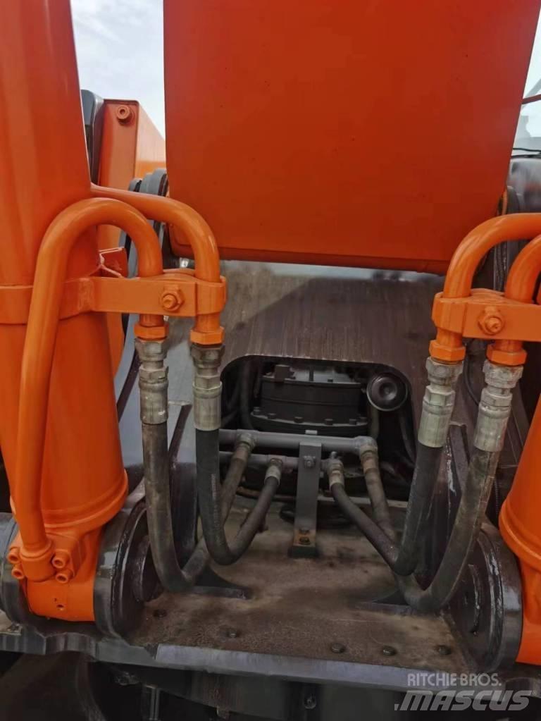 Hitachi ZX 240 Εκσκαφείς με ερπύστριες