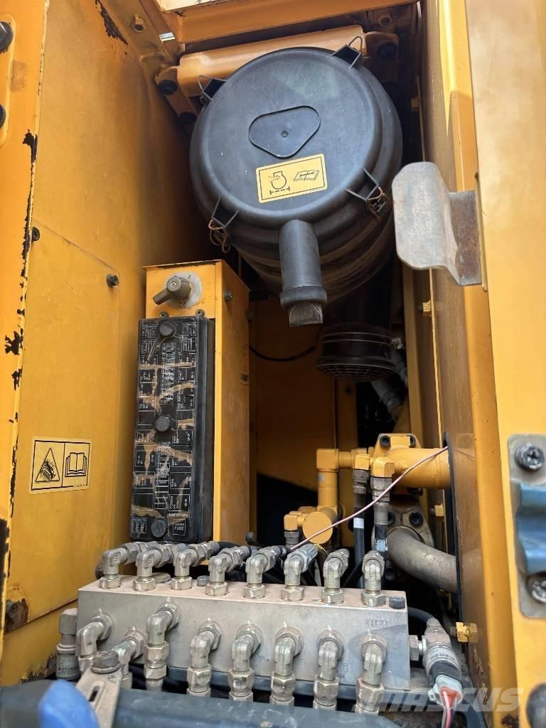 Hyundai R210W-9 Εκσκαφείς με τροχούς - λάστιχα