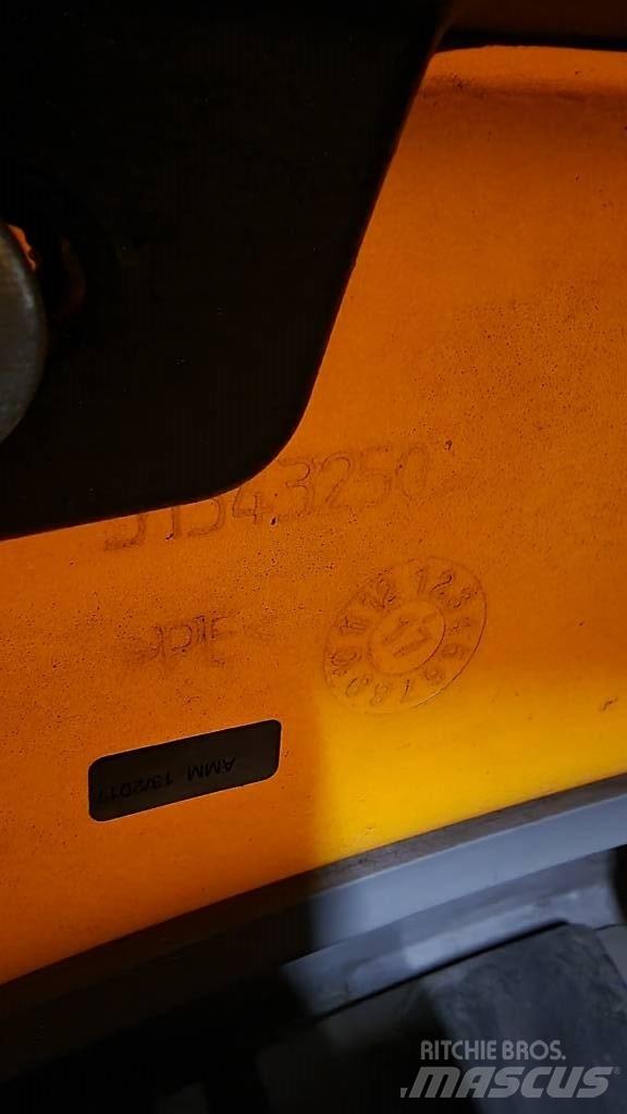 Jungheinrich EZS570 Τράκτορες