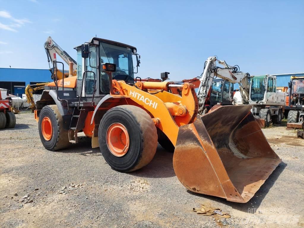 Hitachi ZW250 Φορτωτές με λάστιχα (Τροχοφόροι)