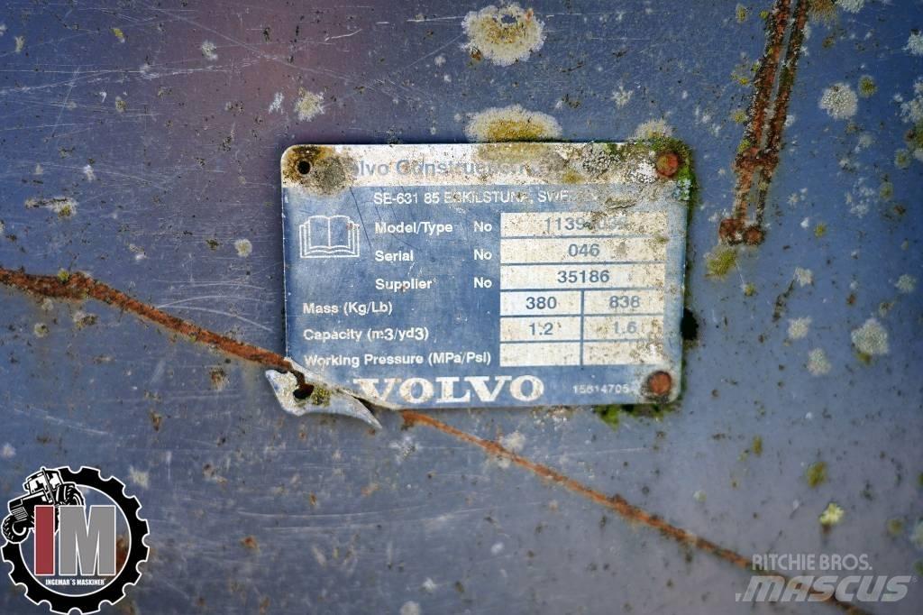 Volvo L30 Skopa Κουβάδες