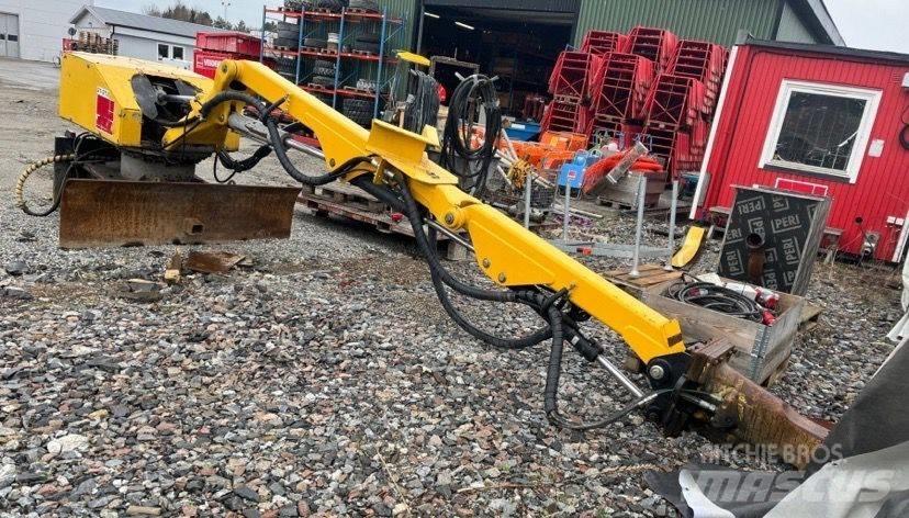 Brokk 330 Εκσκαφείς με ερπύστριες