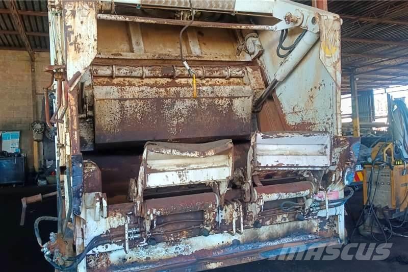 UD Quon 26-370 Άλλα Φορτηγά