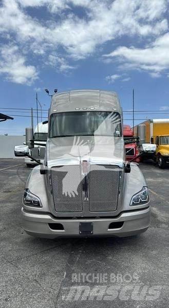 Kenworth T680 Τράκτορες