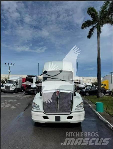 Kenworth T680 Τράκτορες