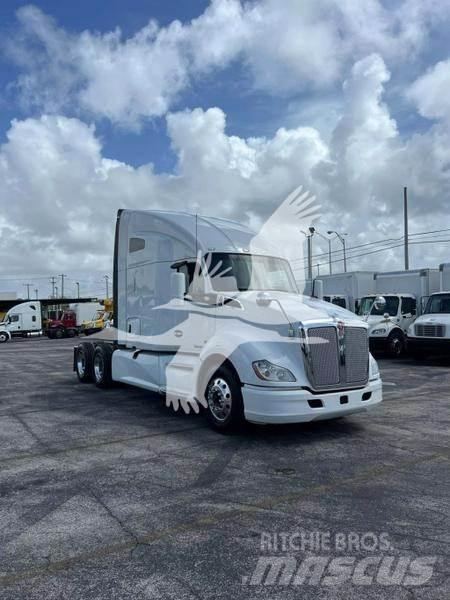 Kenworth T680 Τράκτορες