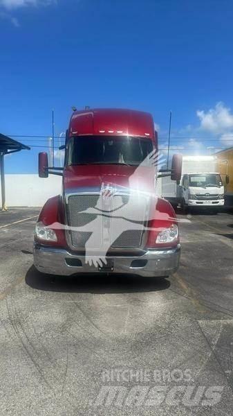 Kenworth T680 Τράκτορες