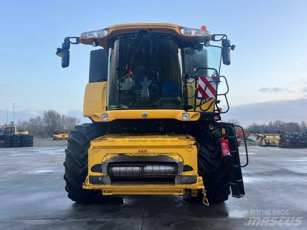 New Holland CR 9080 Θεριζοαλωνιστικές μηχανές
