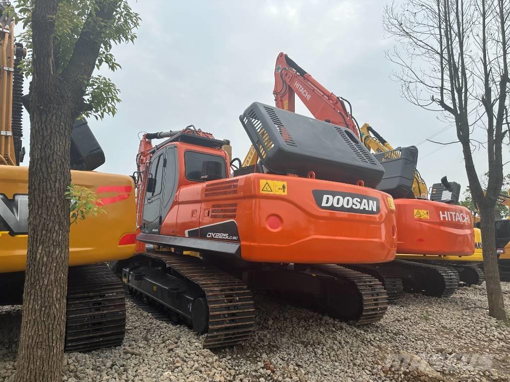 Doosan DX225 Εκσκαφείς με ερπύστριες