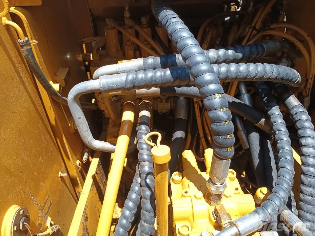 CAT 320D2 Εκσκαφείς με ερπύστριες