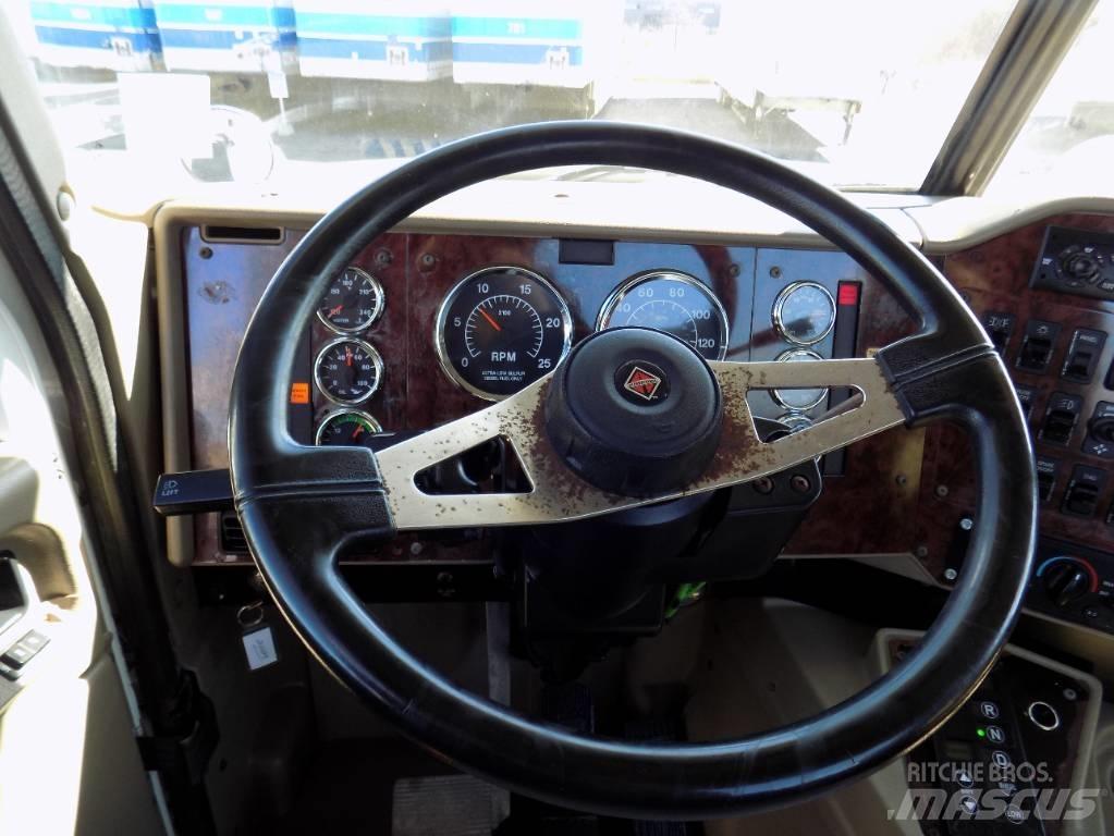 International 9200 i Τράκτορες