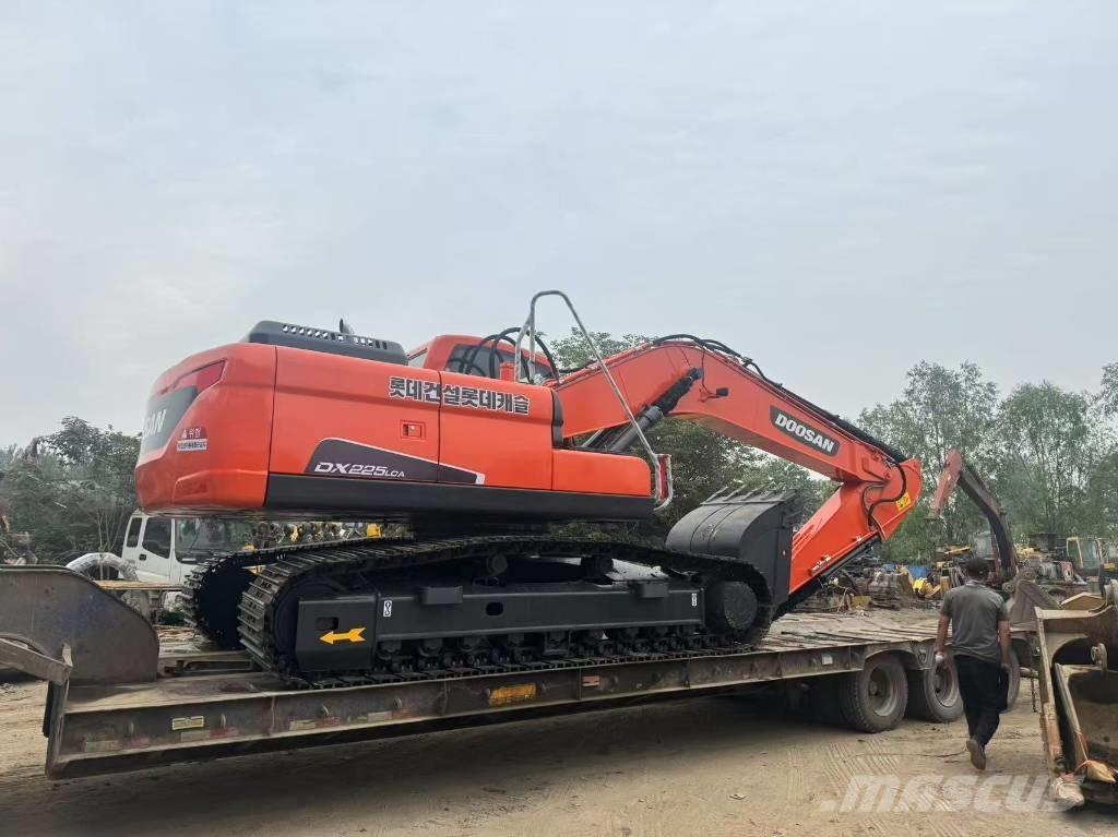 Doosan DX 225 LCA Εκσκαφείς με ερπύστριες