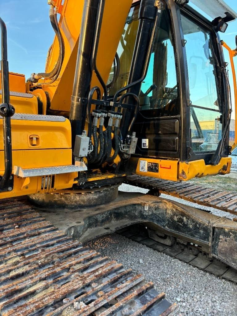 JCB 220 Εκσκαφείς με ερπύστριες