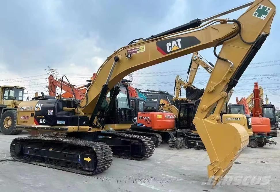 CAT 323 D Εκσκαφείς με ερπύστριες