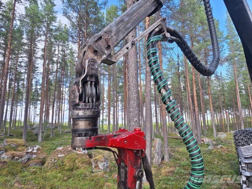 Komatsu 951 Θεριζοαλωνιστικές μηχανές