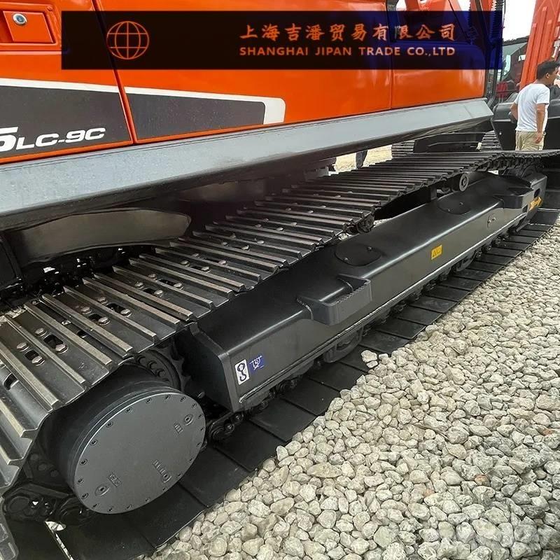Doosan DX 225 Εκσκαφείς με ερπύστριες