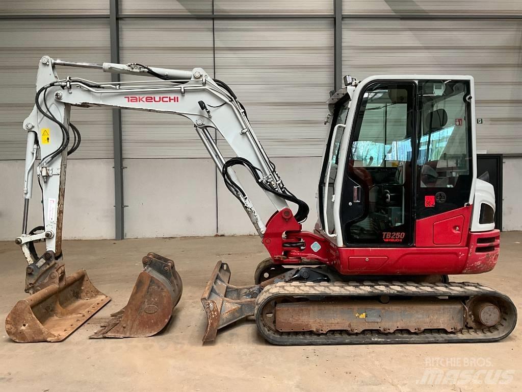 Takeuchi TB 250-2 Εκσκαφάκι (διαβολάκι) < 7t