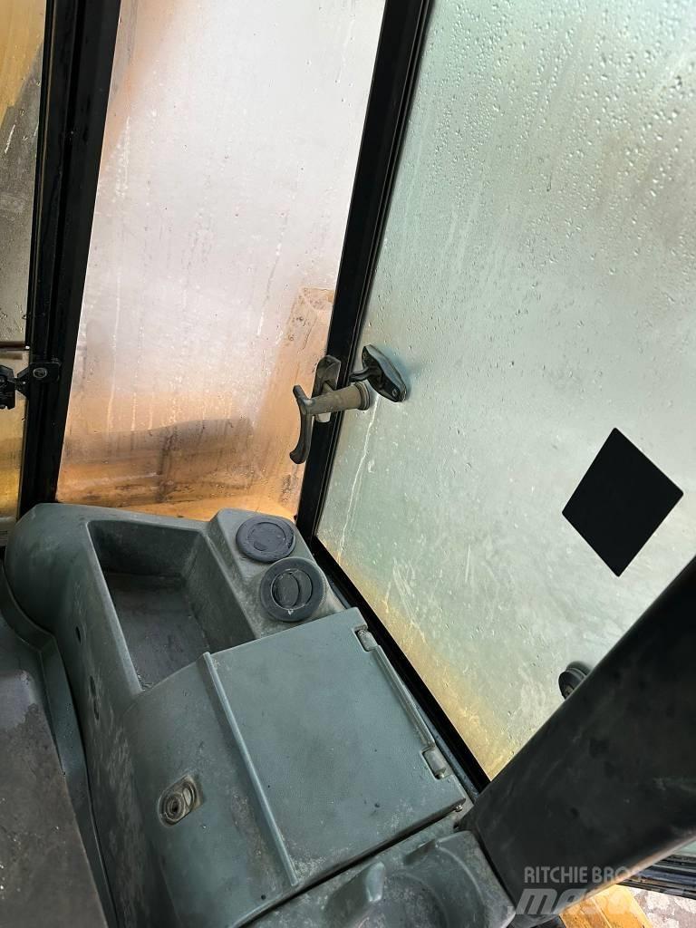 CAT 428D Εκσκαφείς Φορτωτές τύπου JCB