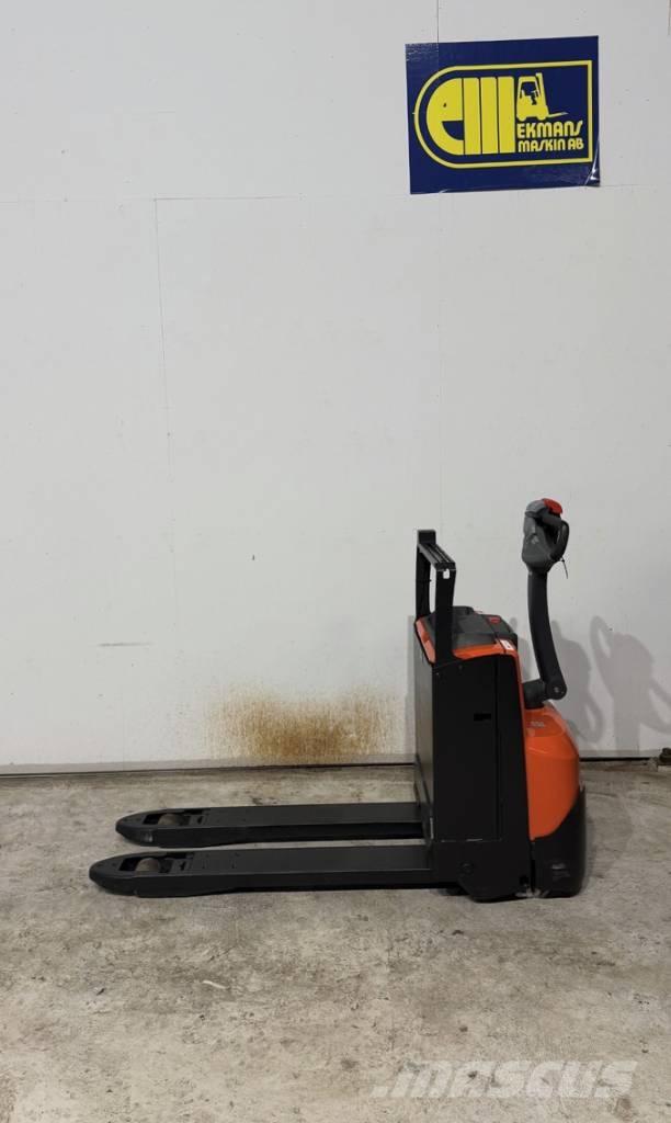 BT truck LWE 180 Χειροκίνητο περονοφόρο ανυψωτικό