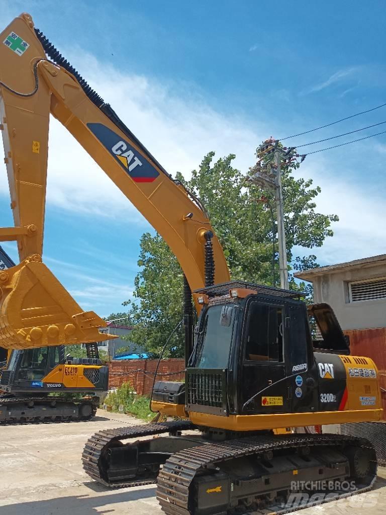 CAT 320 D2 Εκσκαφείς με ερπύστριες