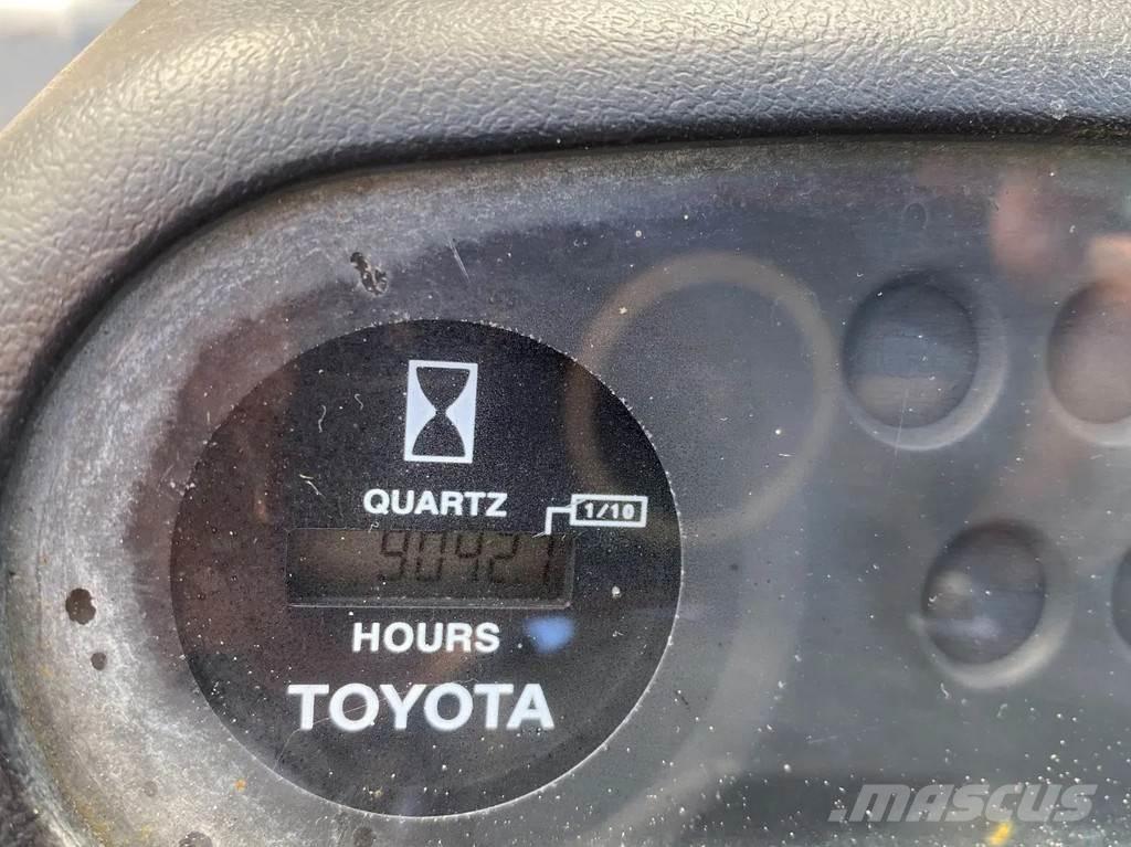 Toyota 42-6FGF25 Περονοφόρα ανυψωτικά κλαρκ με φυσικό αέριο LPG