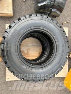 Armour 12-16.5 Ελαστικά και ζάντες