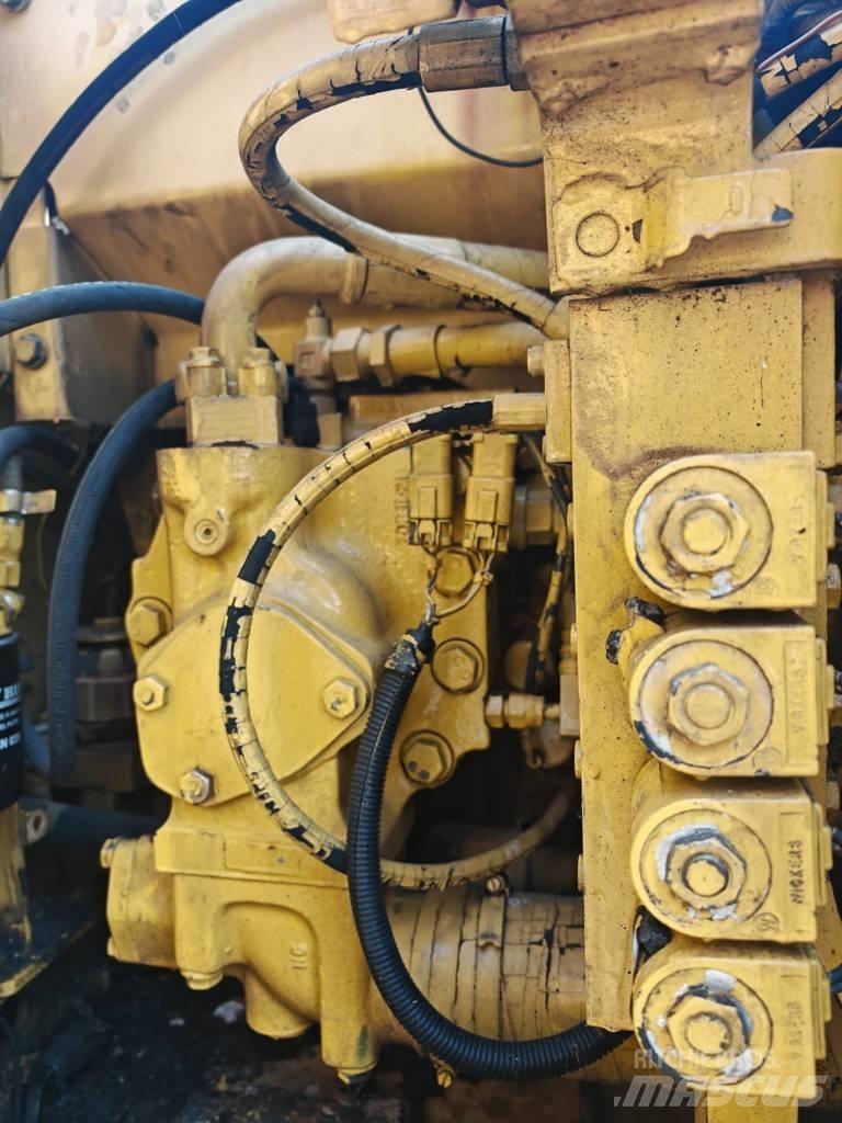Komatsu PW 130ES-6K Εκσκαφείς με τροχούς - λάστιχα