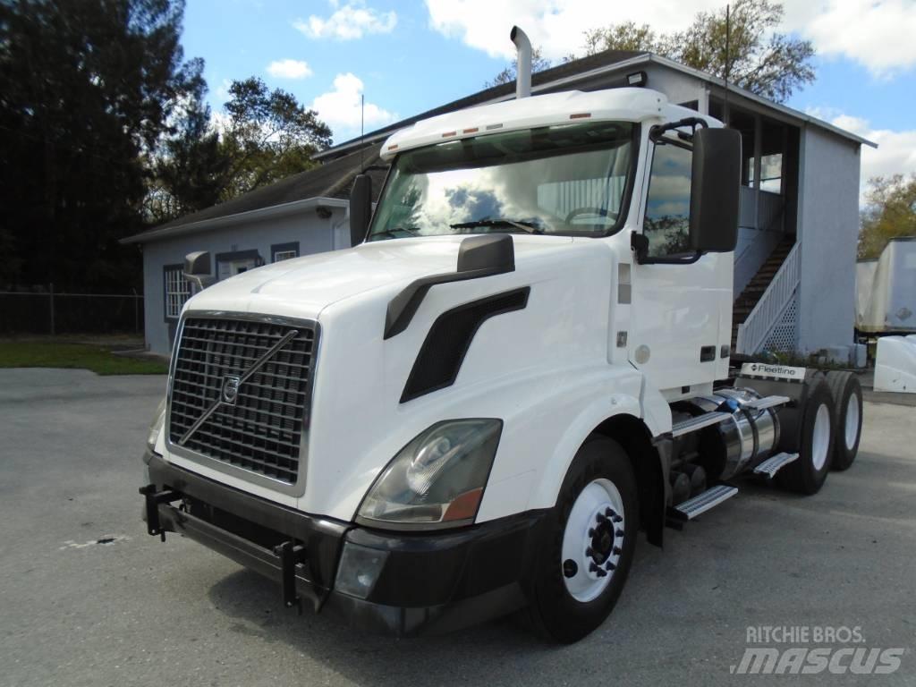 Volvo VNL 64 300 Τράκτορες