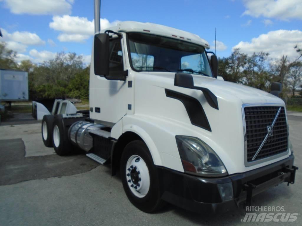 Volvo VNL 64 300 Τράκτορες