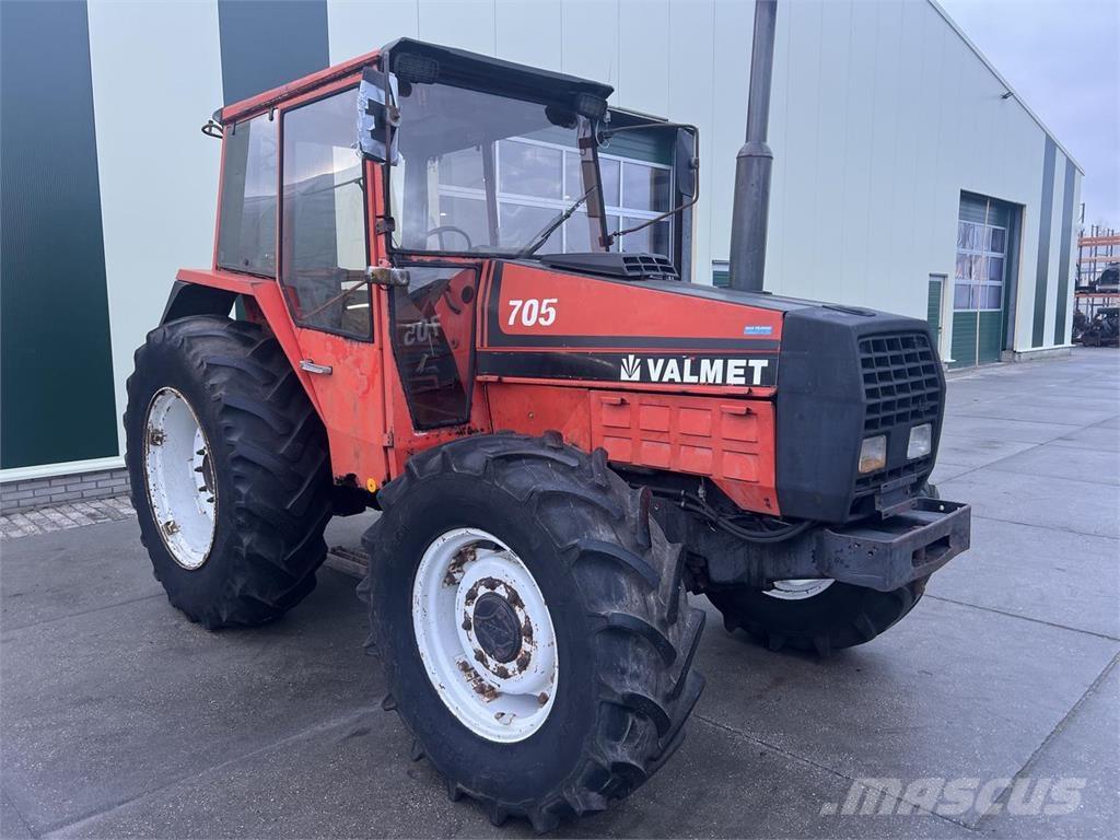 Valtra Valmet 705 Τρακτέρ