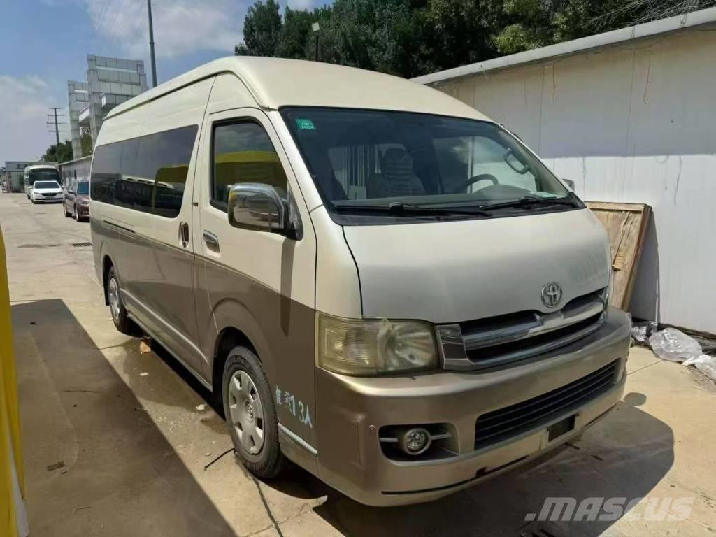Toyota Hiace Μίνι λεωφορεία