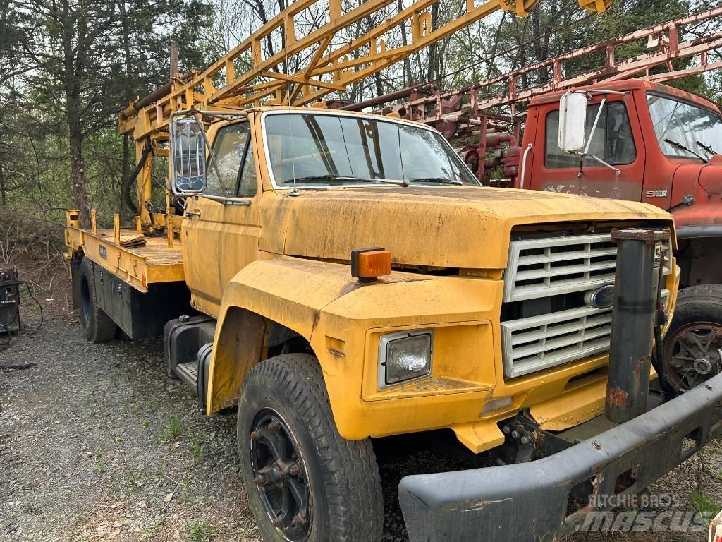 Ford F 700 Φορτηγά Kαρότσα με ανοιγόμενα πλαϊνά