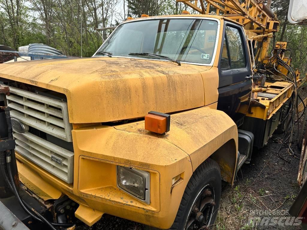 Ford F 700 Φορτηγά Kαρότσα με ανοιγόμενα πλαϊνά