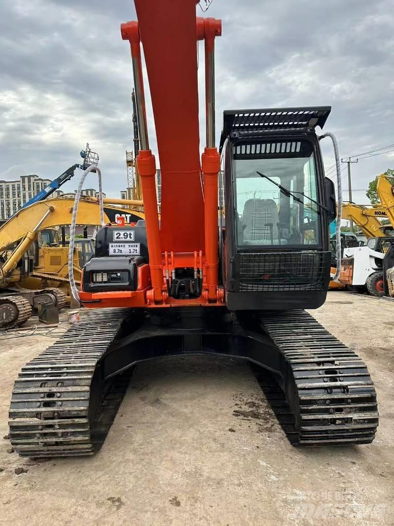 Hitachi ZX 200 Εκσκαφείς με ερπύστριες