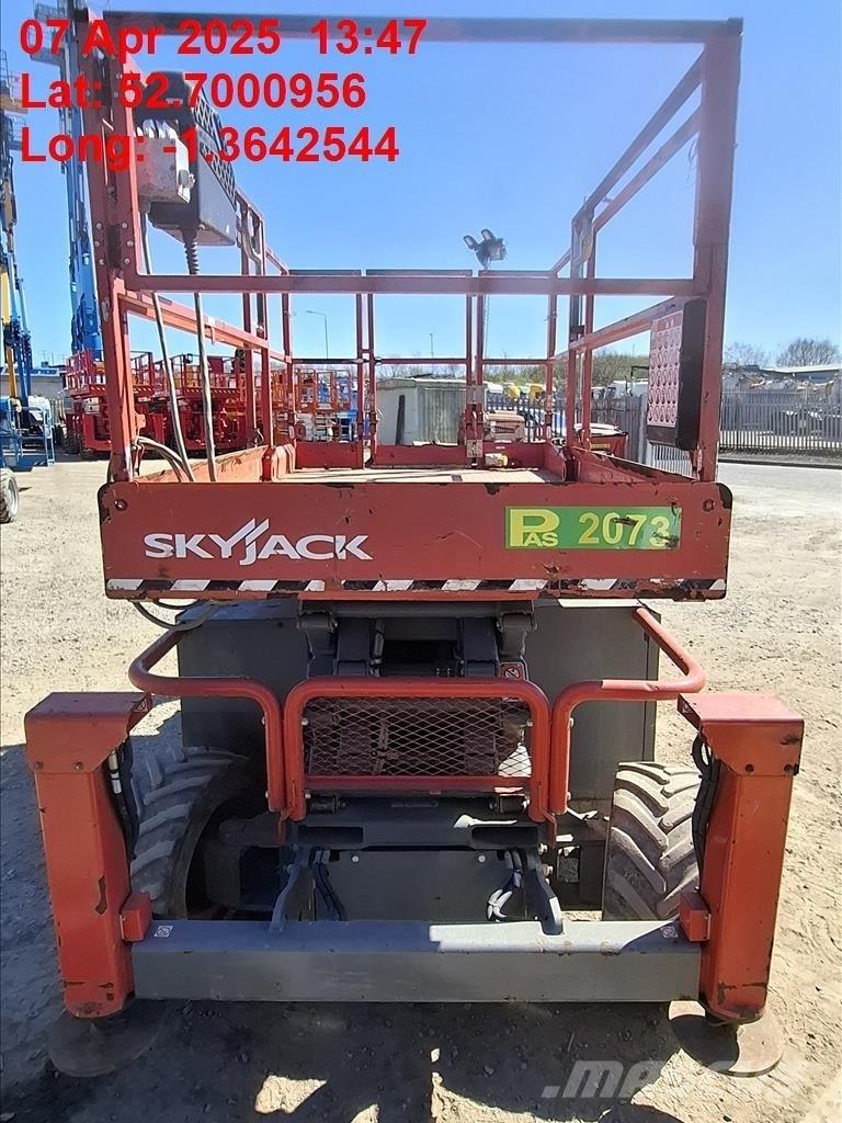 SkyJack SJ 6832 RT Ανυψωτήρες ψαλιδωτής άρθρωσης
