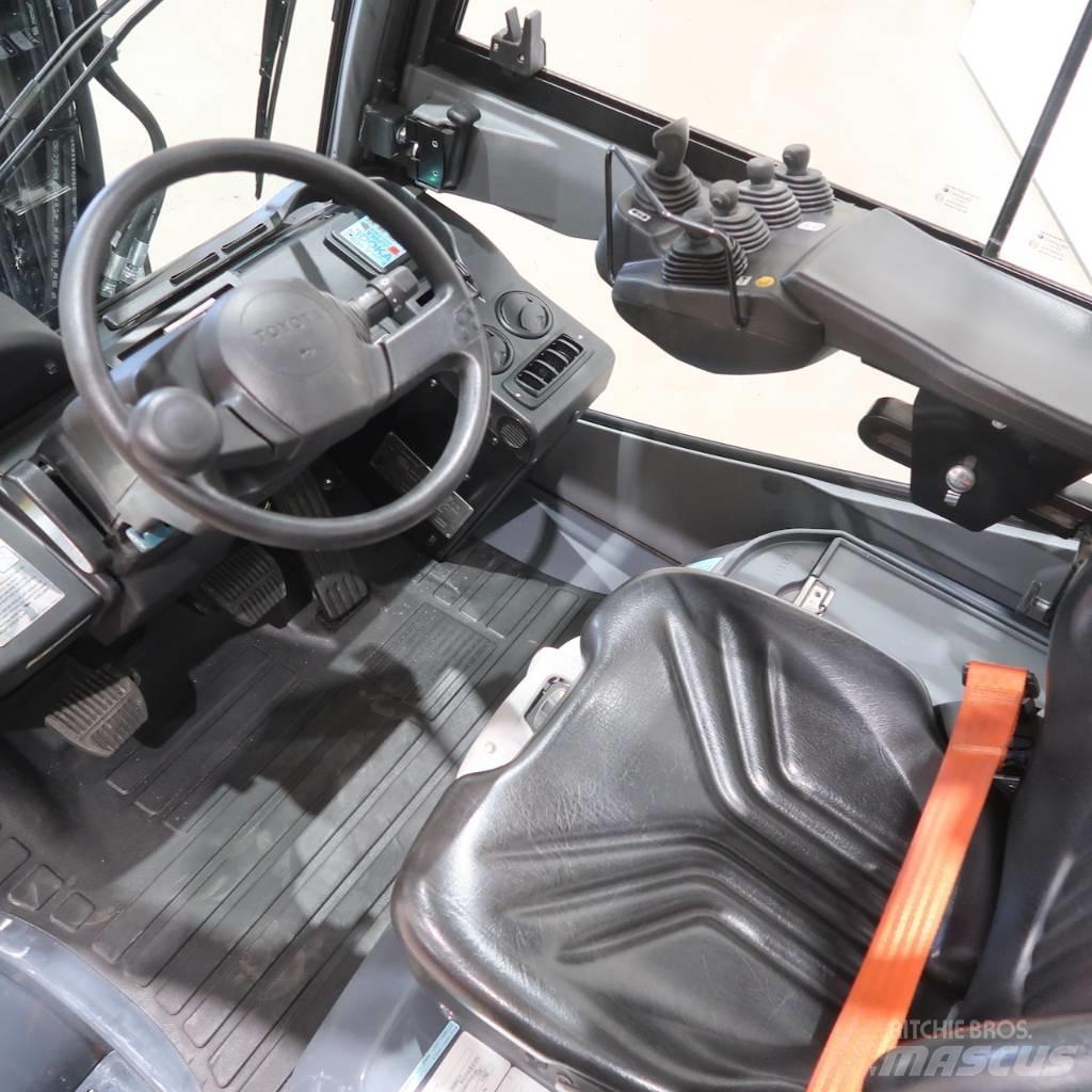 Toyota 02-8FGJF35 Περονοφόρα ανυψωτικά κλαρκ με φυσικό αέριο LPG
