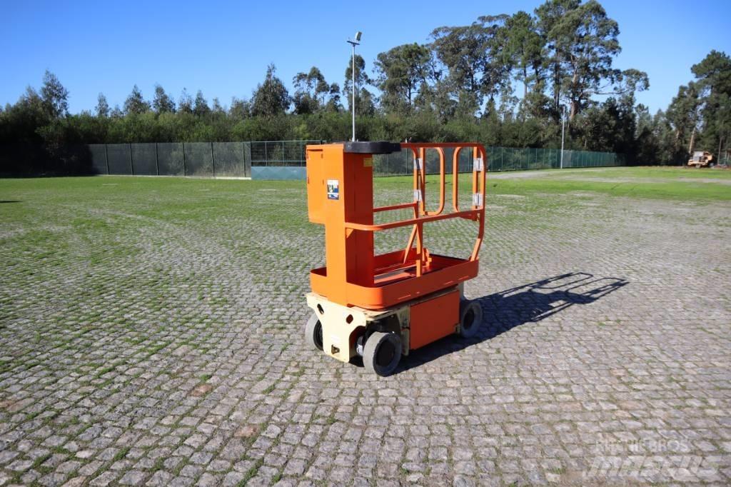 JLG 1230ES Ανυψωτήρες με κατακόρυφους πυλώνες