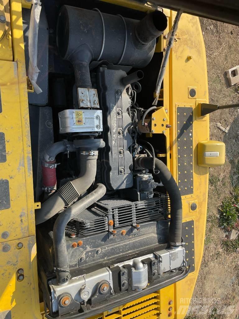 Komatsu 210 Εκσκαφείς με ερπύστριες