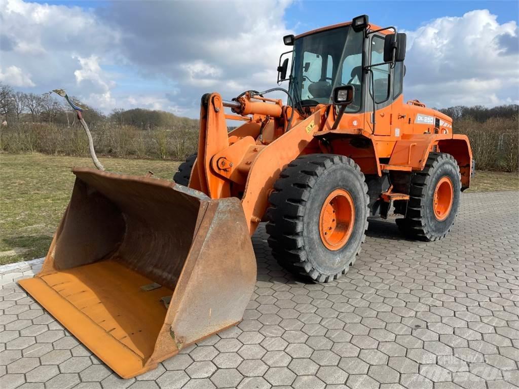 Doosan DL250 Φορτωτές με λάστιχα (Τροχοφόροι)