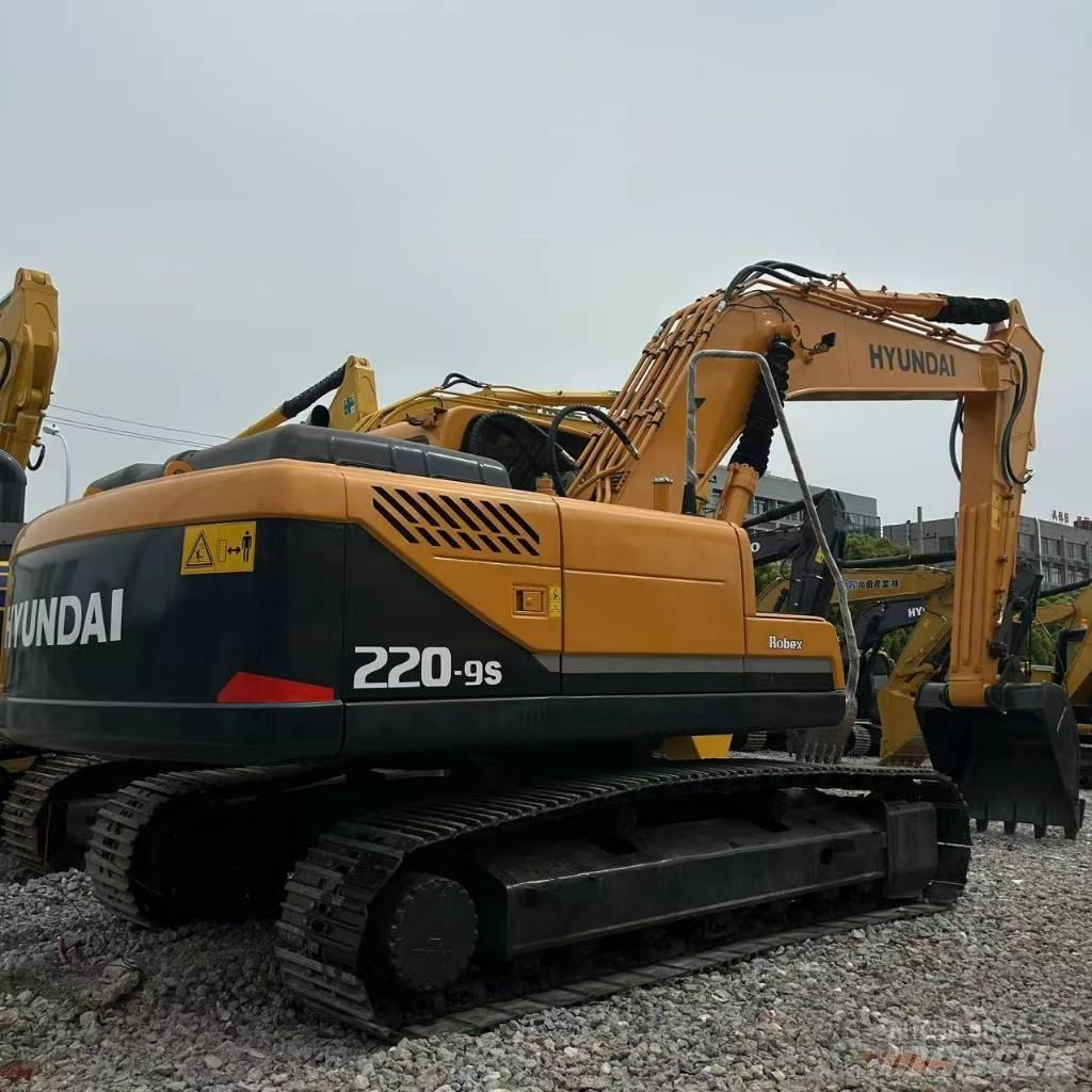 Hyundai 220-9s Εκσκαφείς με ερπύστριες