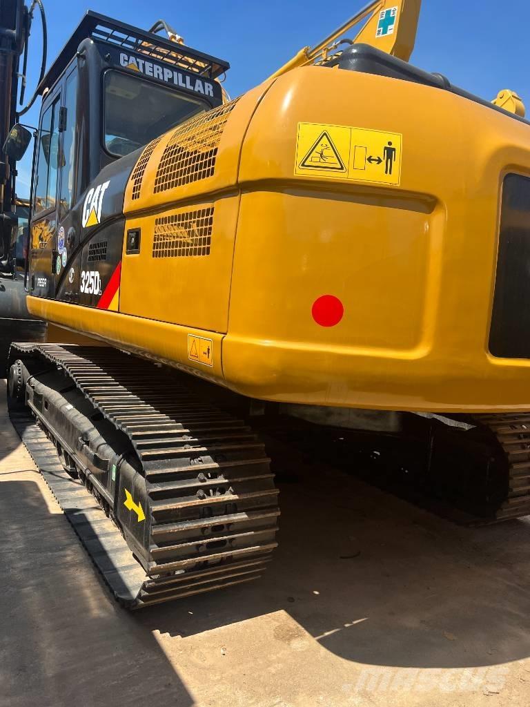 CAT 325D Εκσκαφείς με ερπύστριες