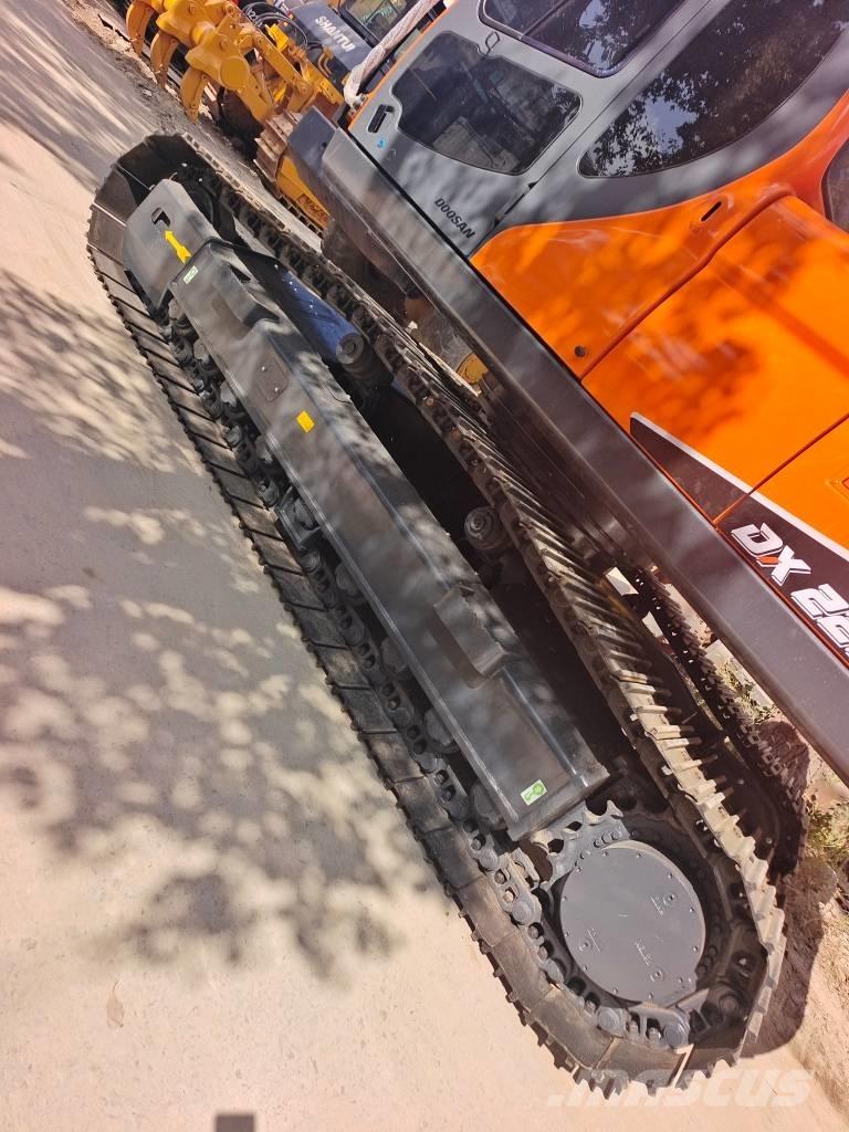 Doosan DX 225 LCA Εκσκαφείς με ερπύστριες