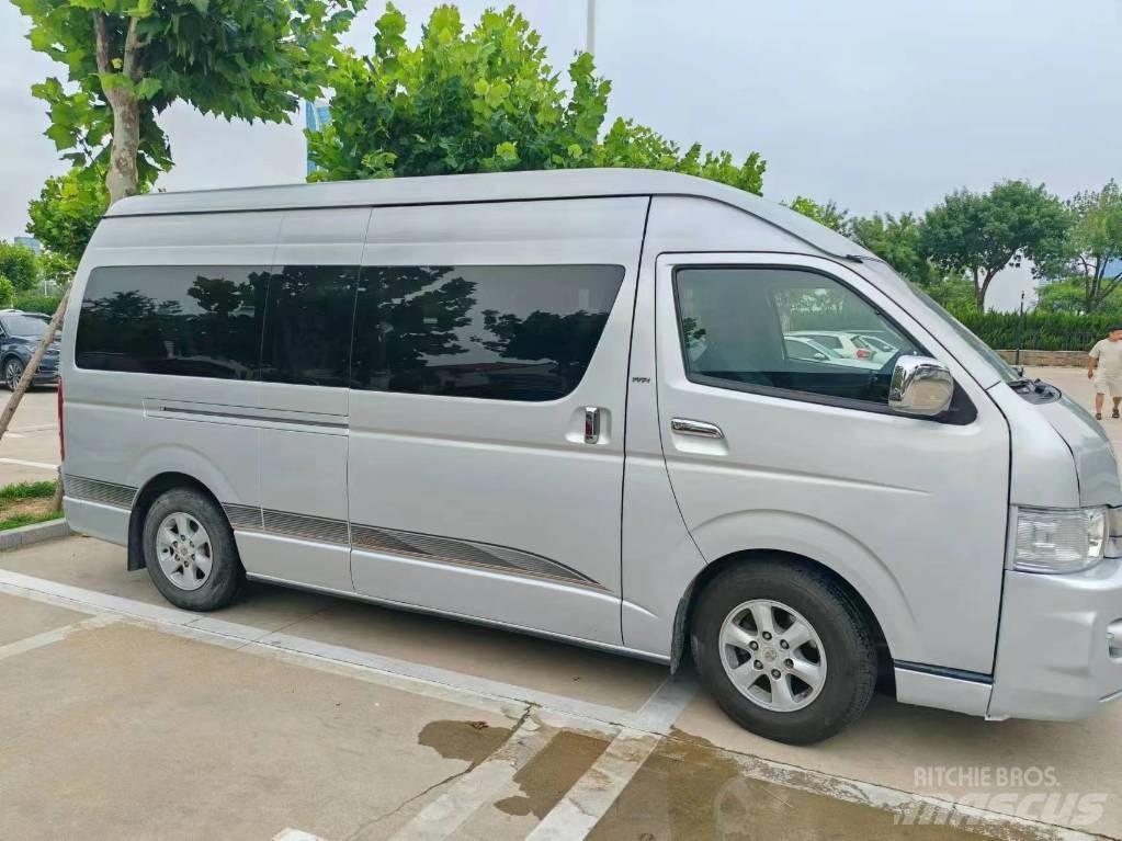 Toyota Coaster Υπεραστικά Λεωφορεία 